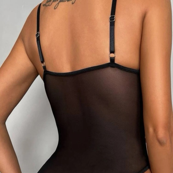 *NEW* embroidered lace and mesh bodysuit L - Picture 3 of 11